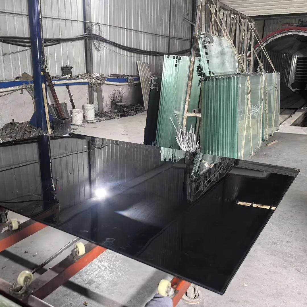 Customized Perforated and Polished Tempered/Float Laminated Glass