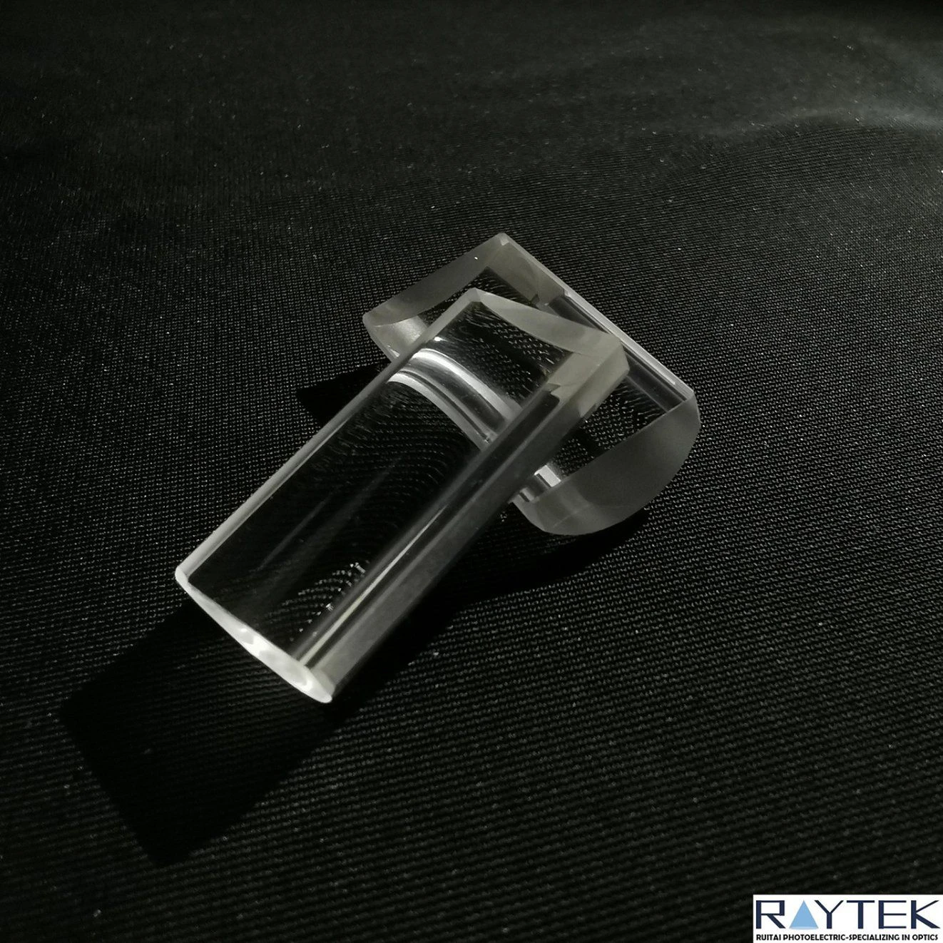 Premium High-Definition Fused Silica Lens for Crystal Clarity