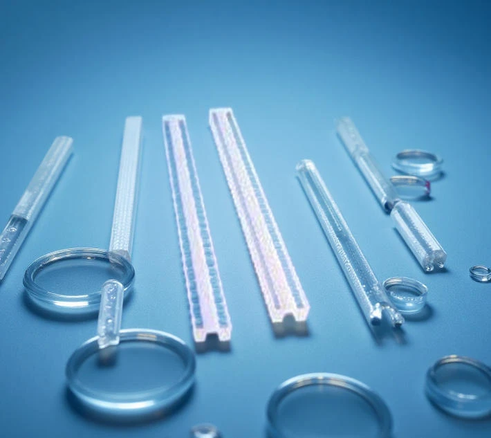 Quartz Slots Position The Common Output Optical Fiber